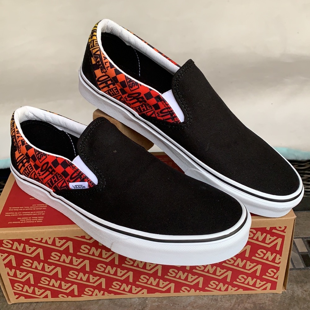 VANS CLASSIC SLIP ON LOGO FLAME BLACK/TRUE WHITE W